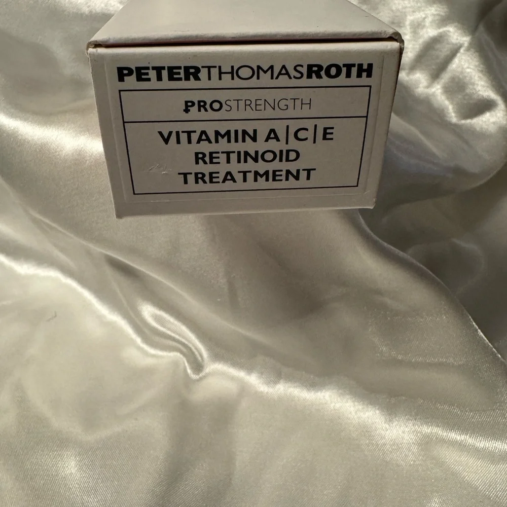 Peter Thomas Roth Vitamin A C E Retinoid Treatment - Picture 3 of 5